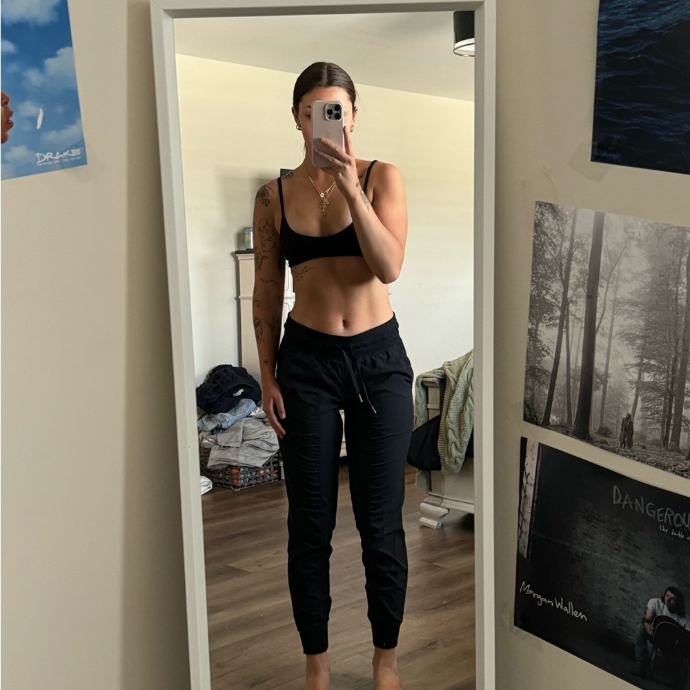 Lululemon studio pants - Black - size 8